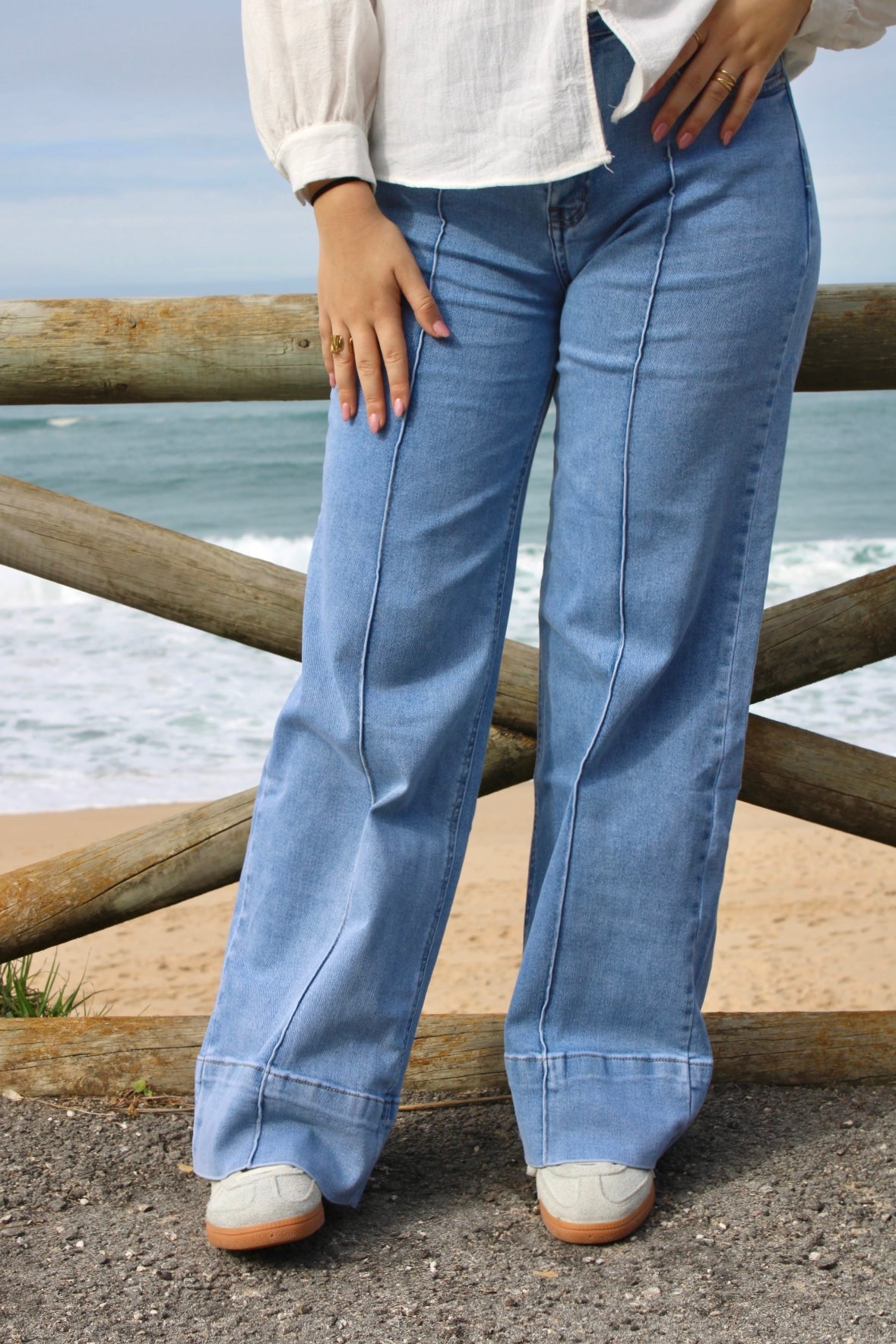 Jeans Wide Leg com Costuras
