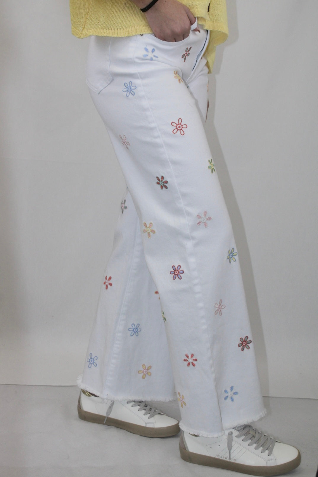 WideLeg Jeans com Bordados