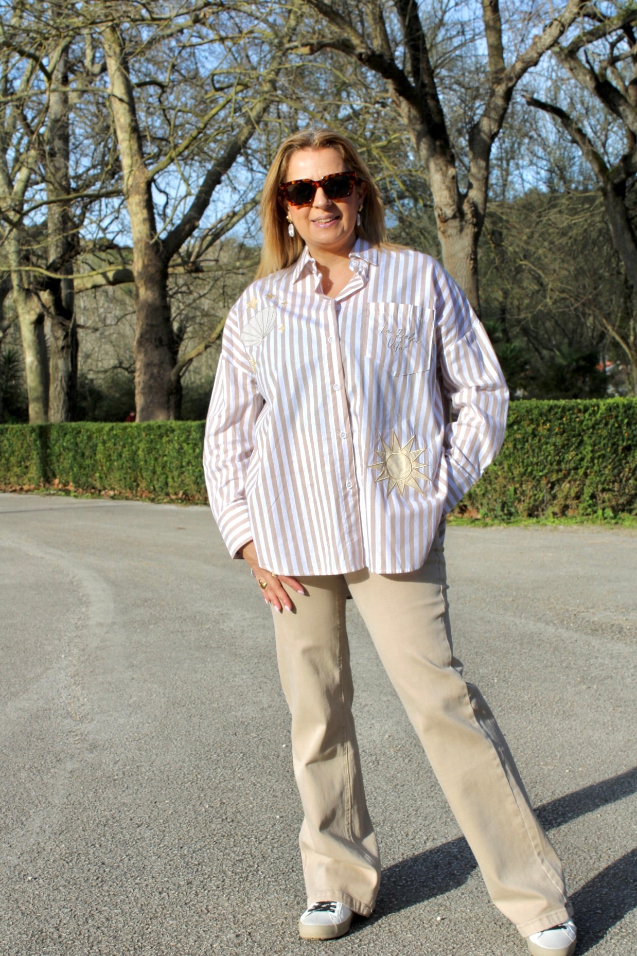 Blusa de Riscas com Bordados
