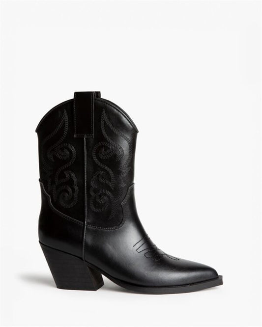 Bota Corina