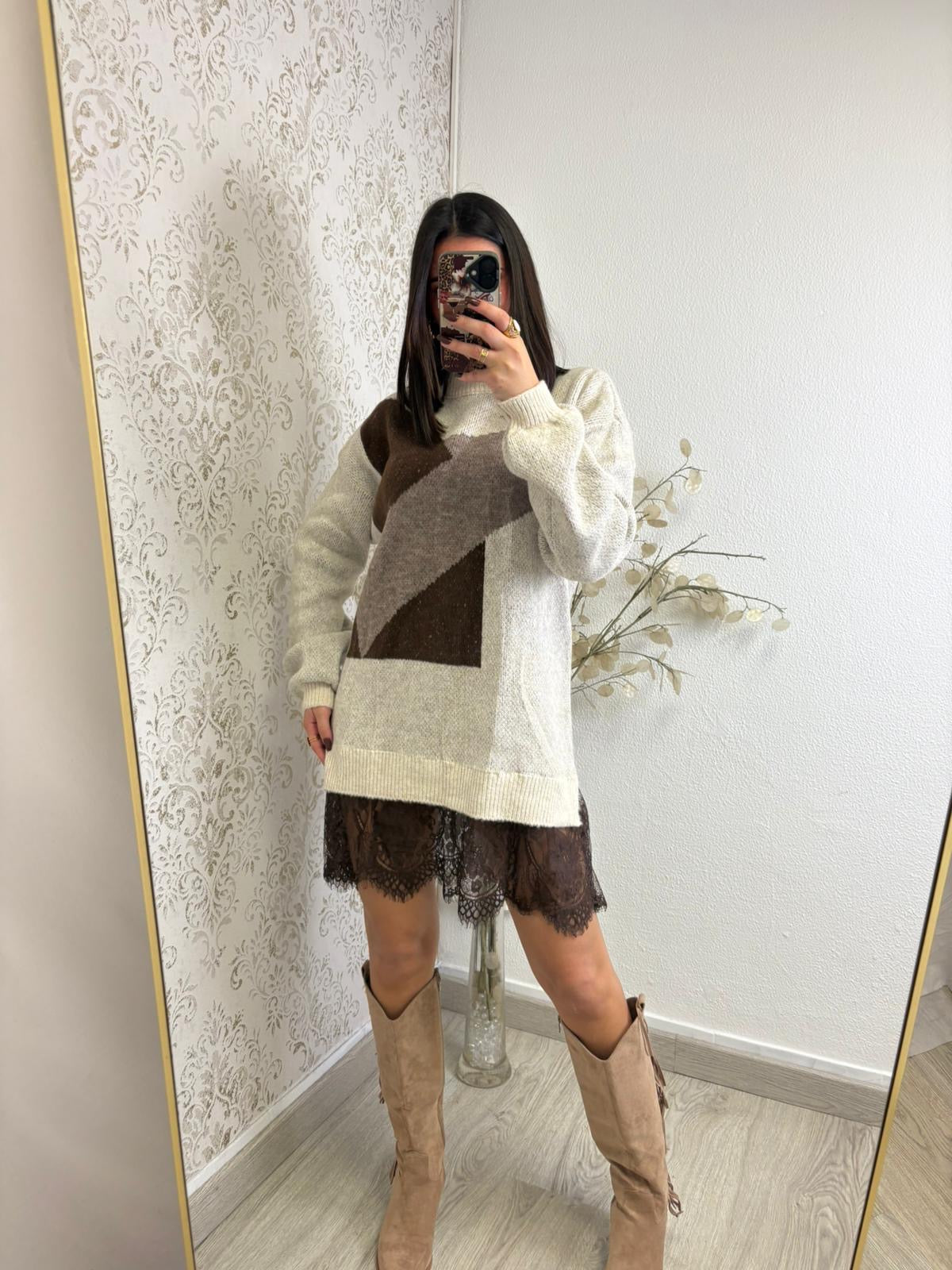 Vestido de Malha com Renda