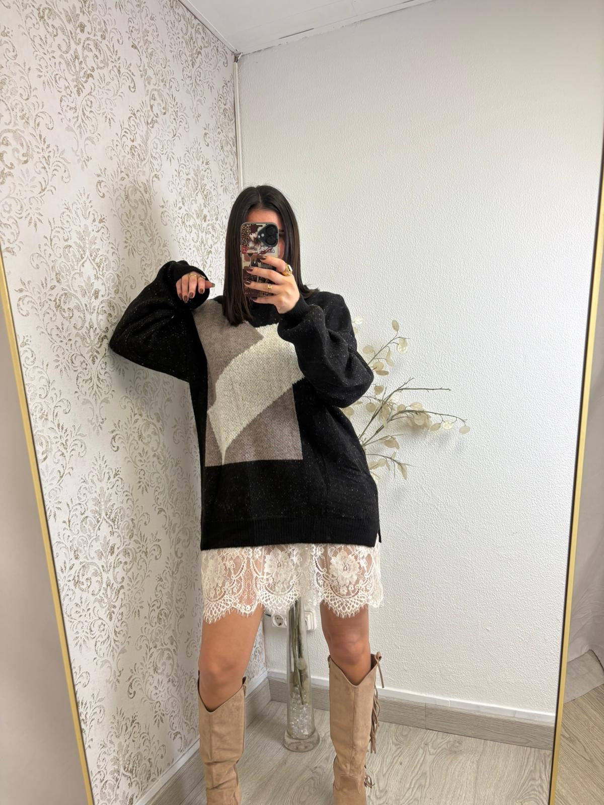 Vestido de Malha com Renda