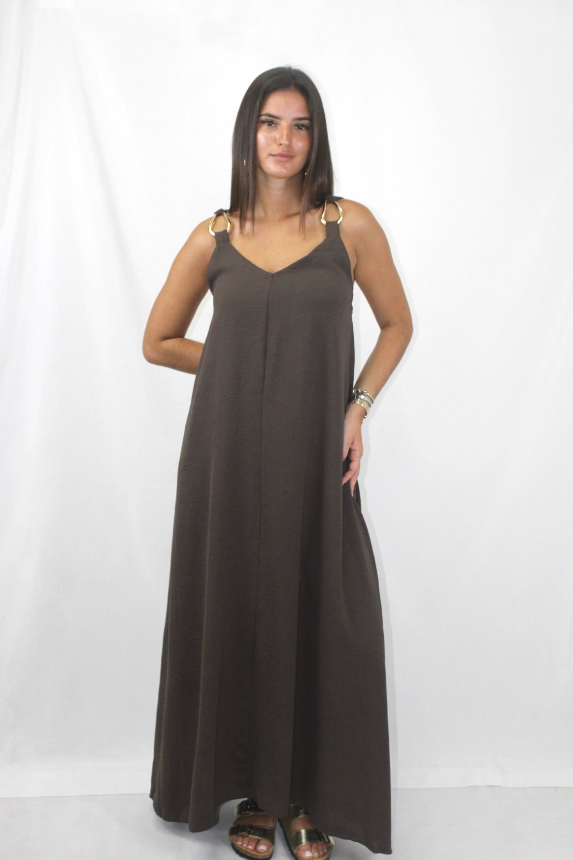 Vestido Comprido com Detalhe Dourado