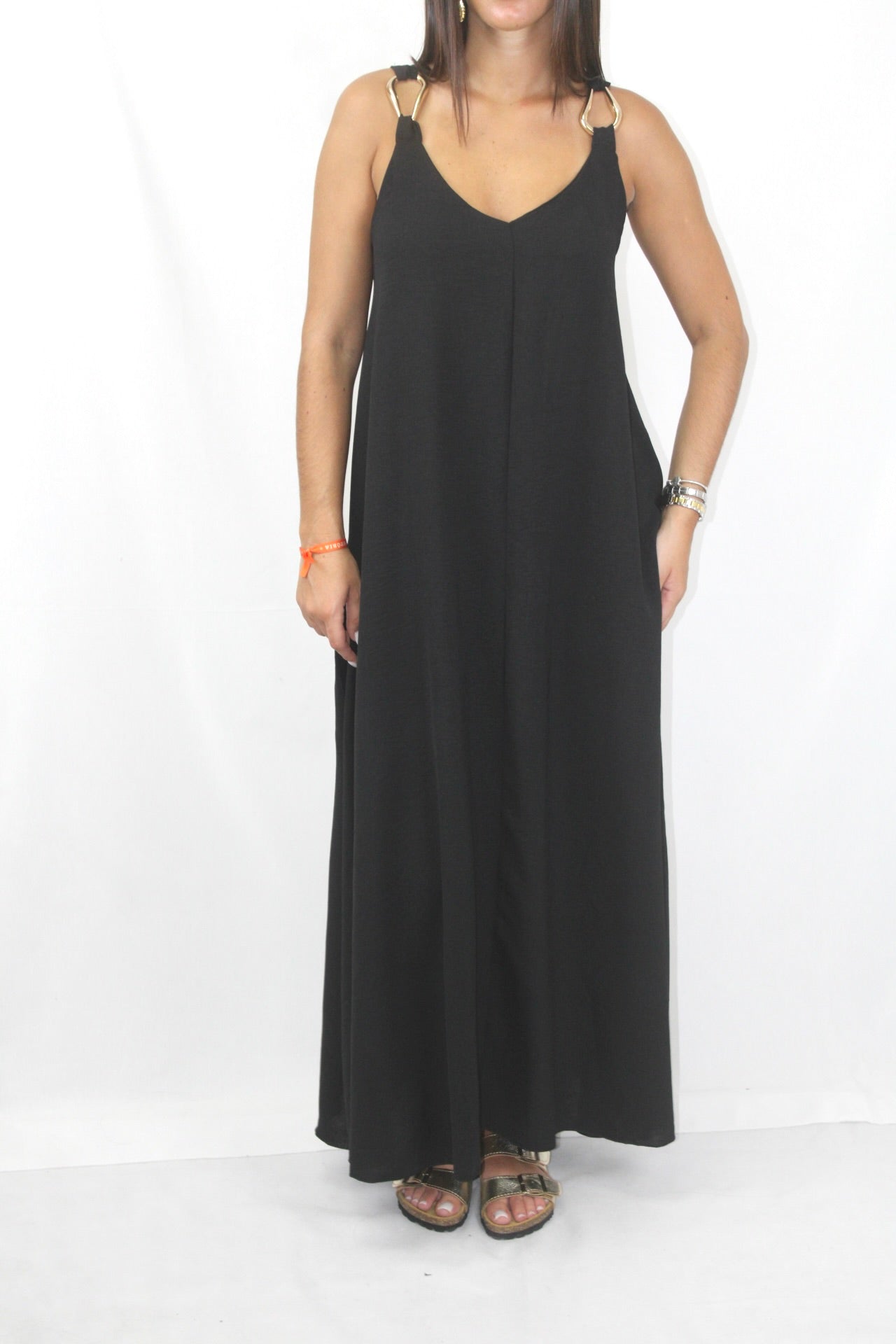 Vestido Comprido com Detalhe Dourado