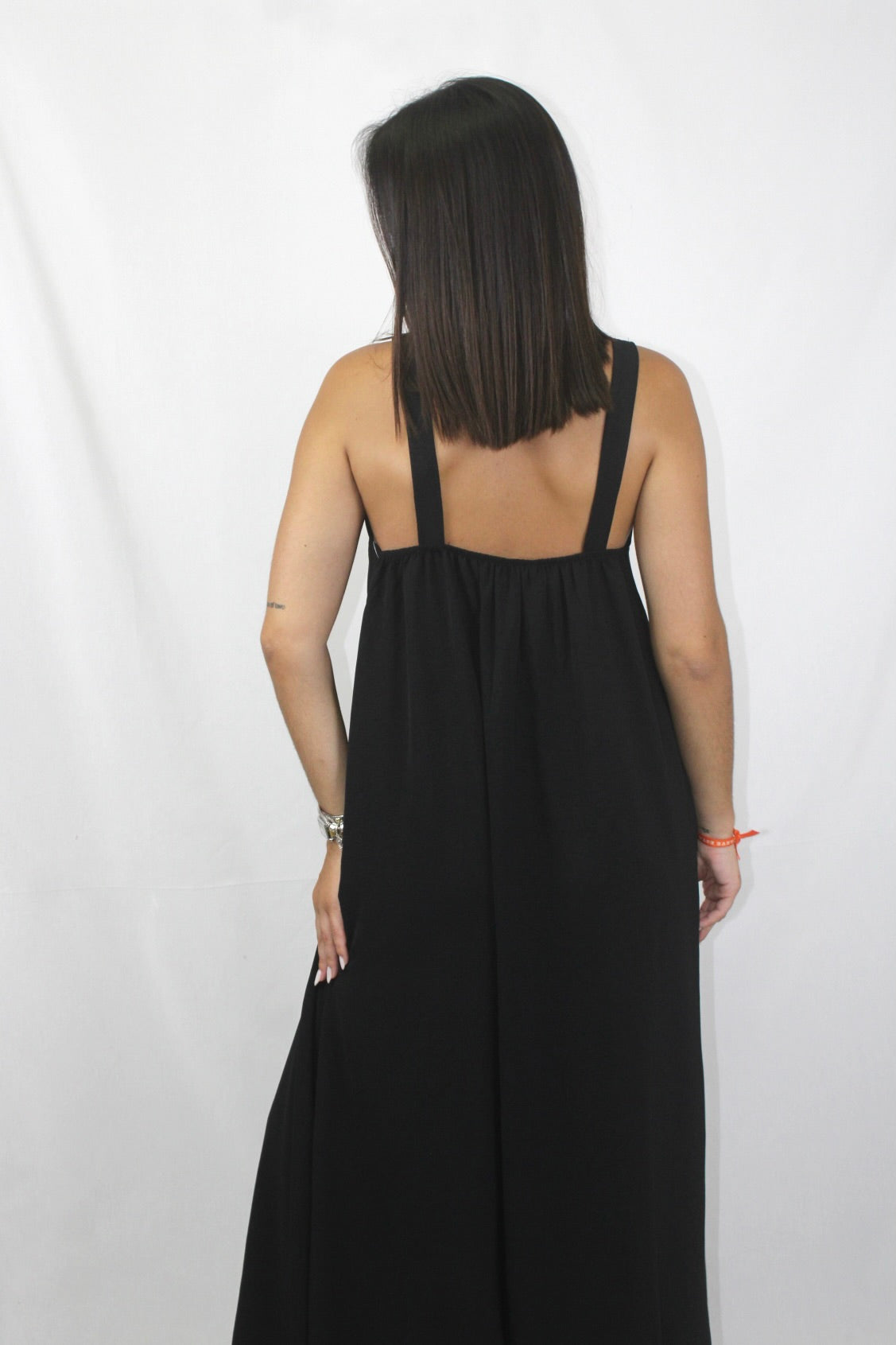 Vestido Comprido com Detalhe Dourado