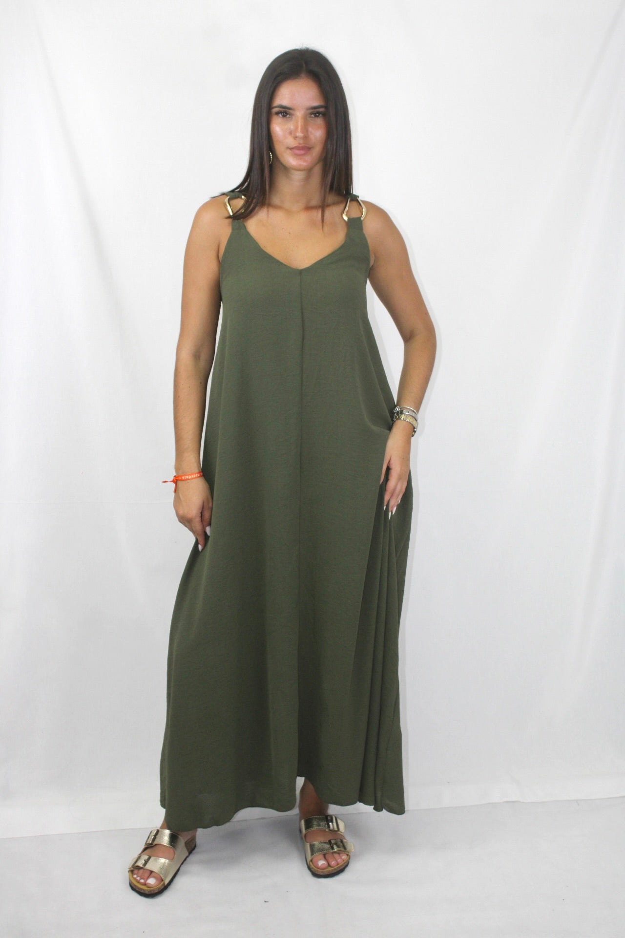 Vestido Comprido com Detalhe Dourado