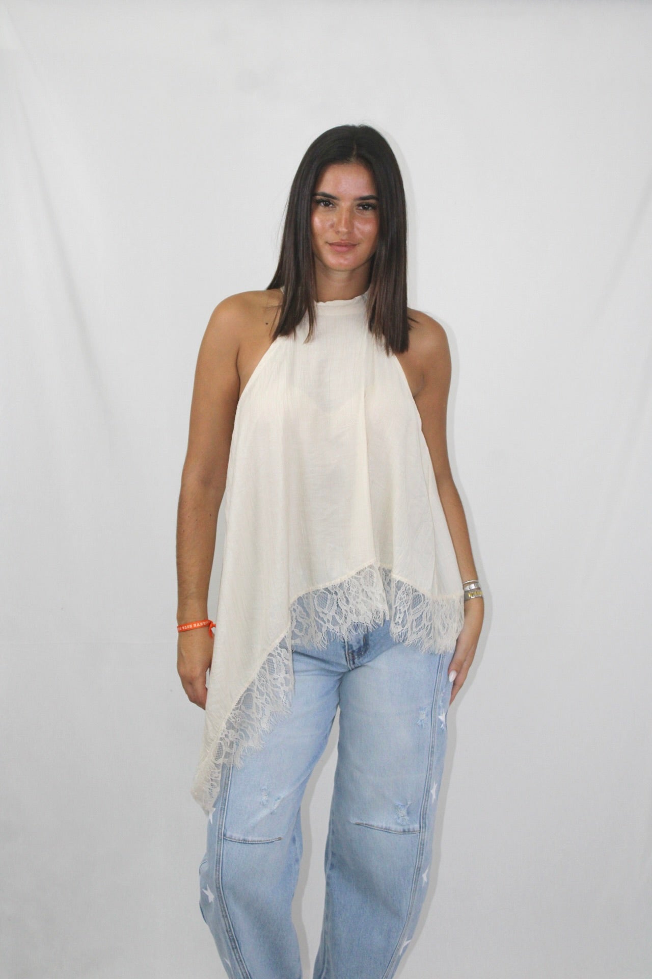 Tops Assimétricos com Renda