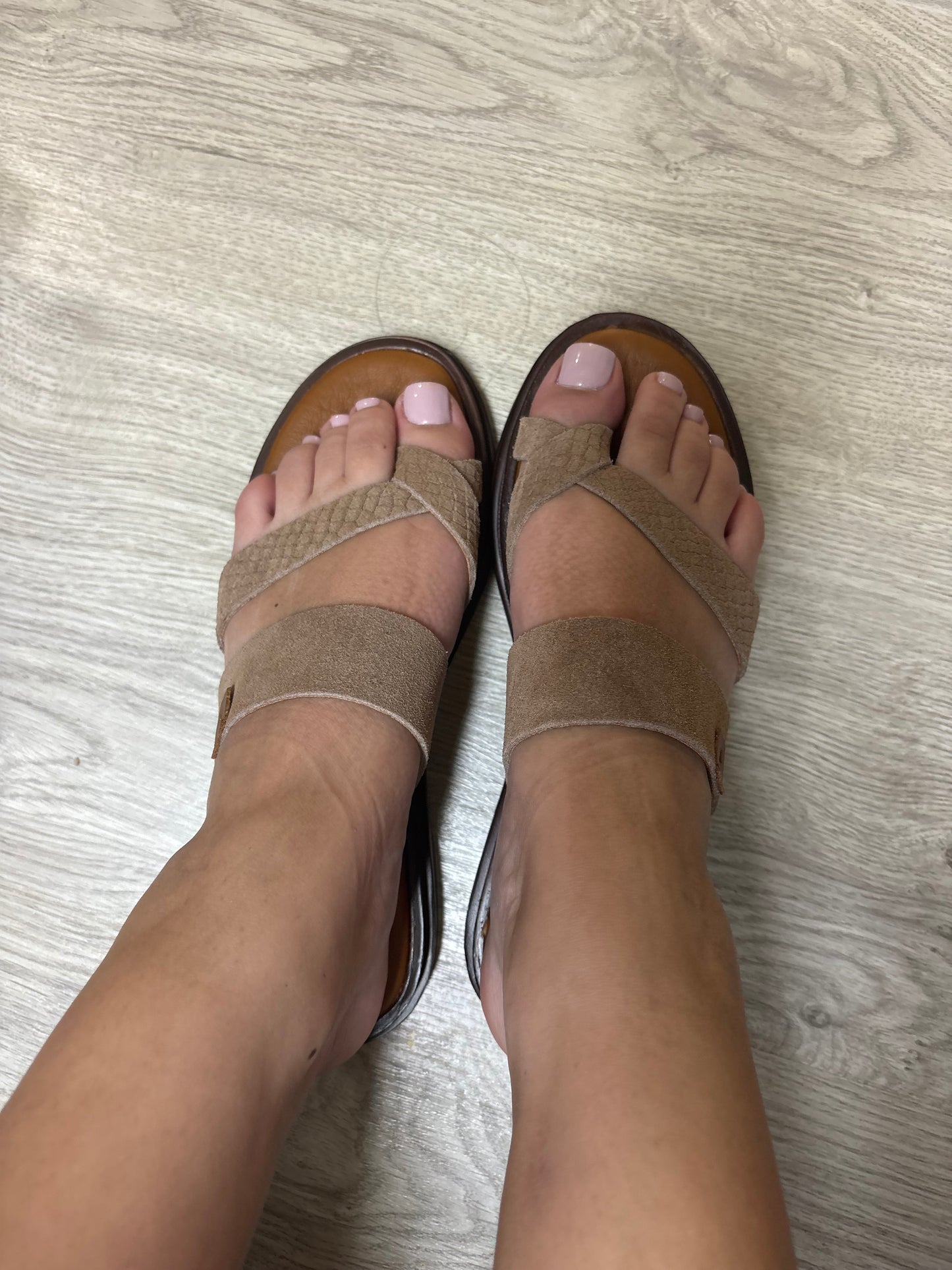 Sandália de Dedo em Pele Da'Bene