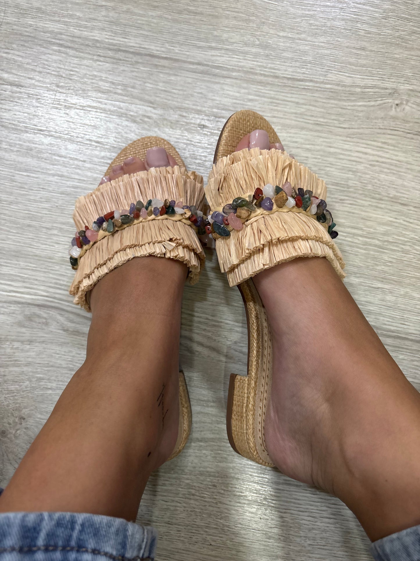 Sandália Rasa com Aplicações Corina