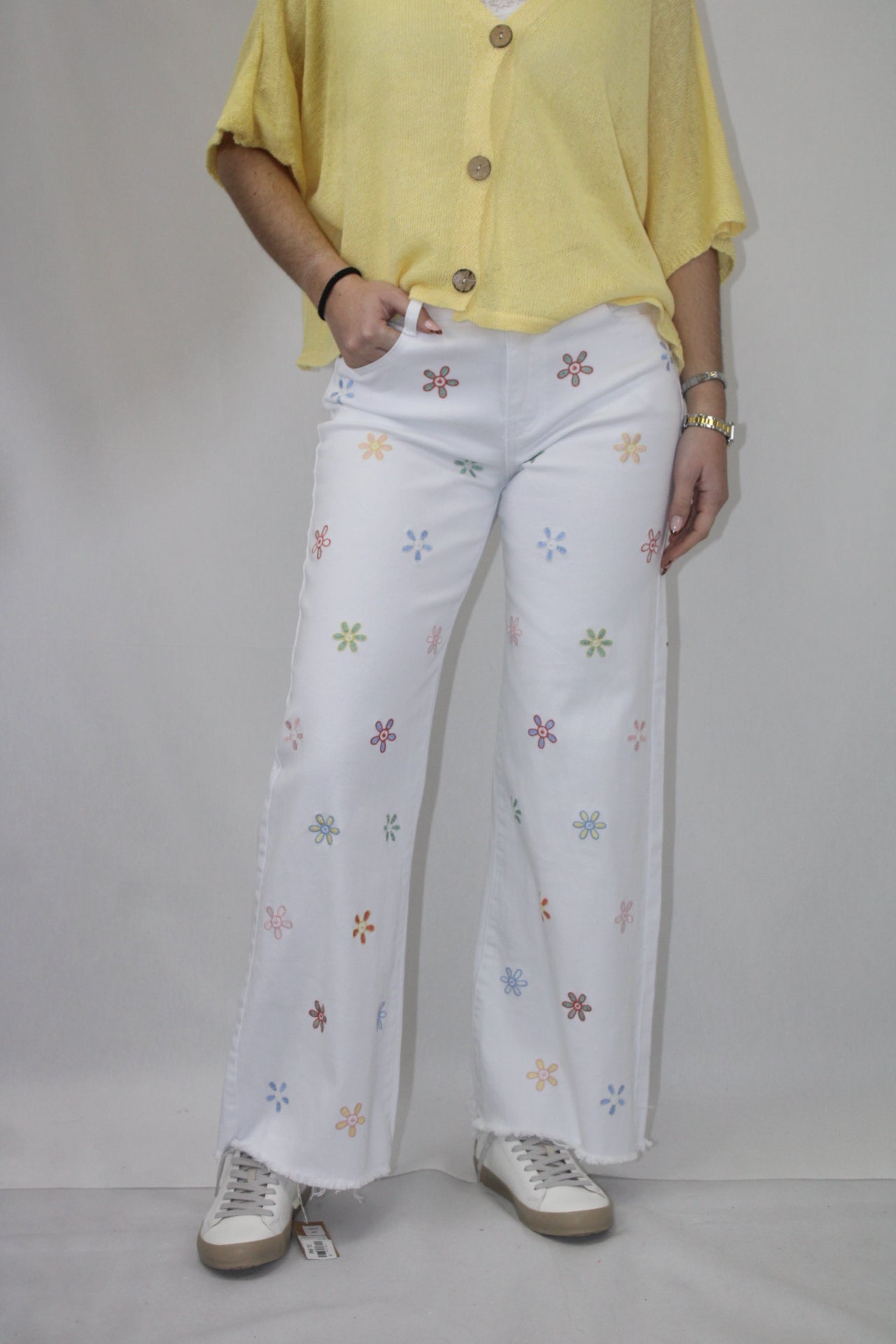 WideLeg Jeans com Bordados