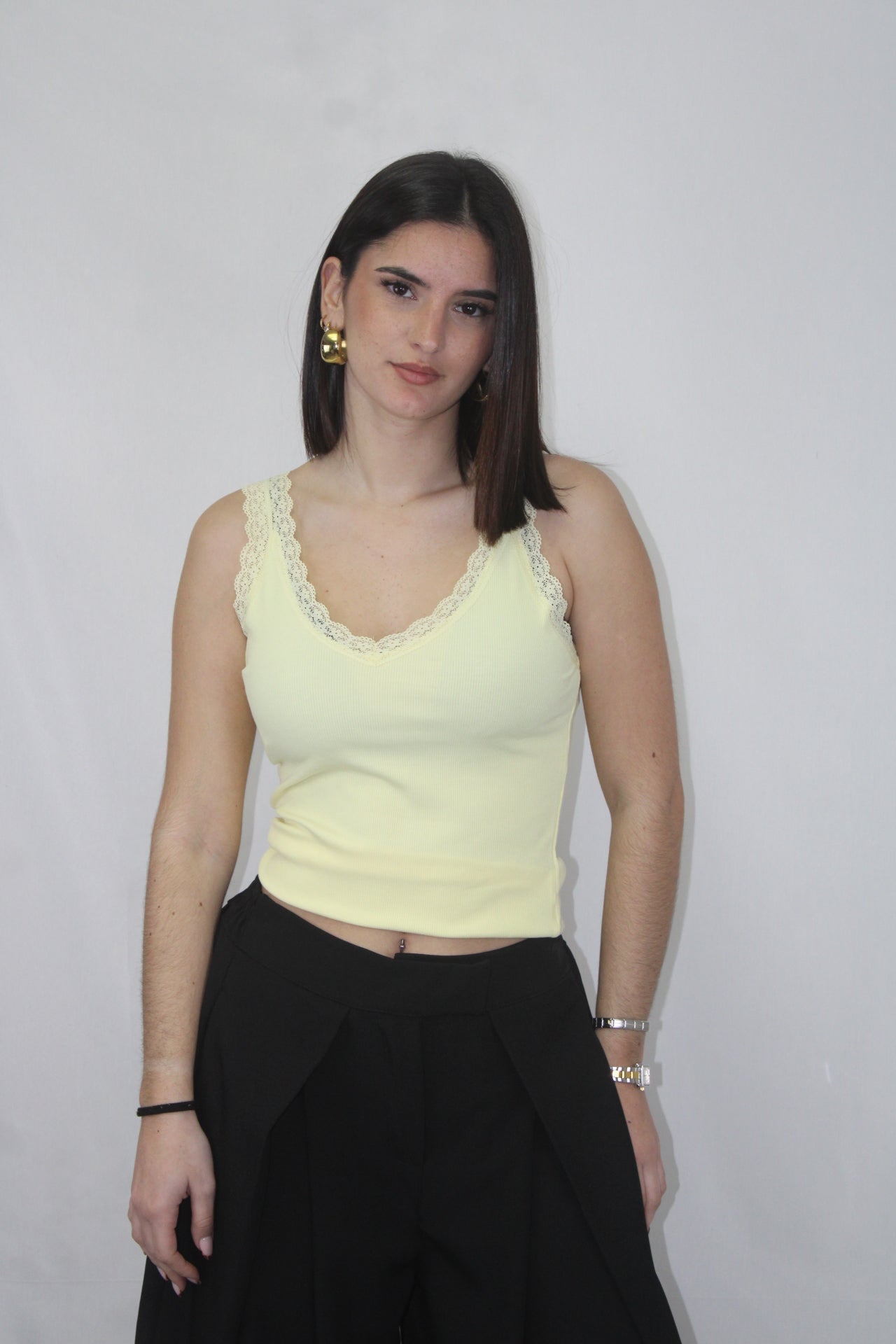 Top com Detalhe em Renda