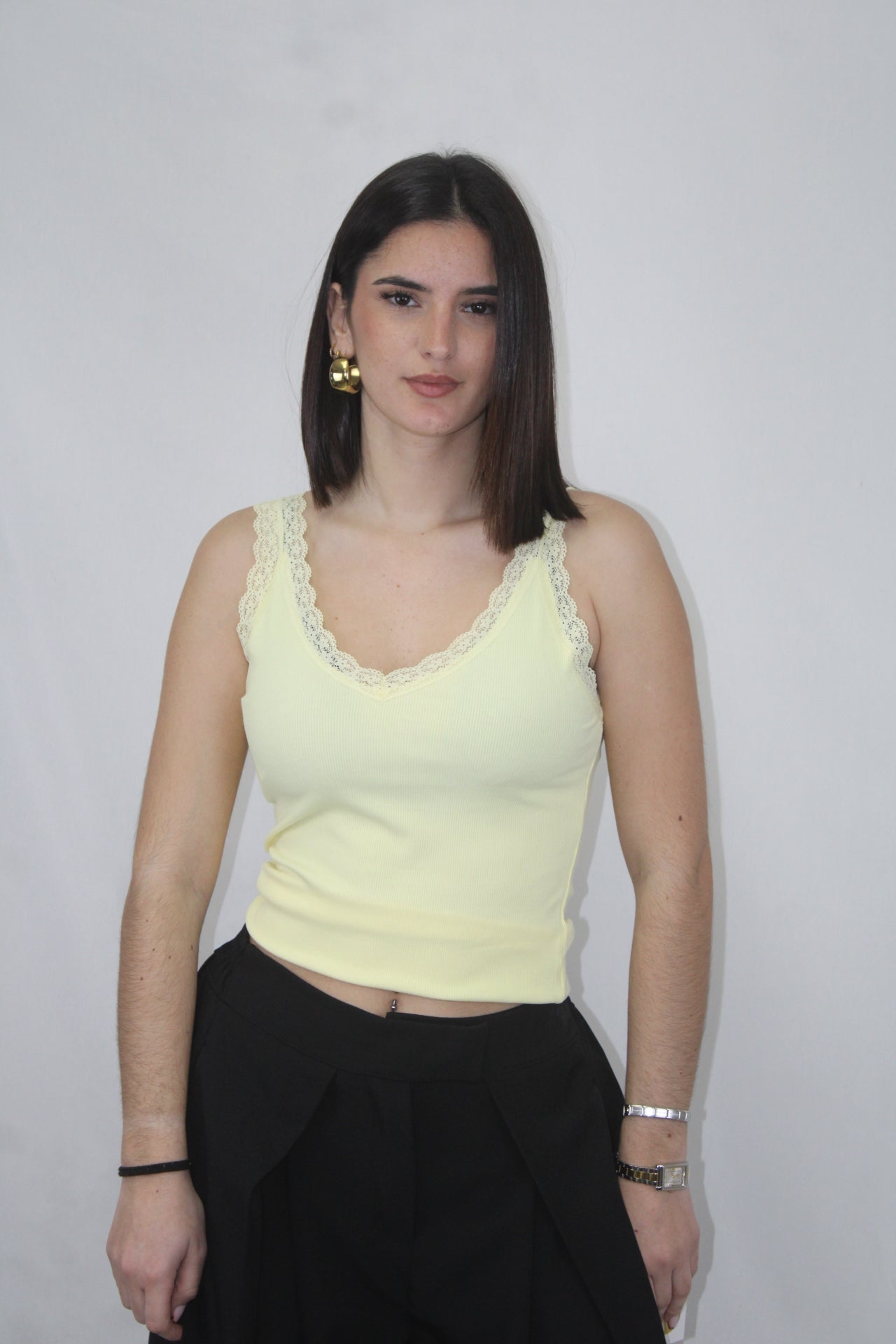 Top com Detalhe em Renda