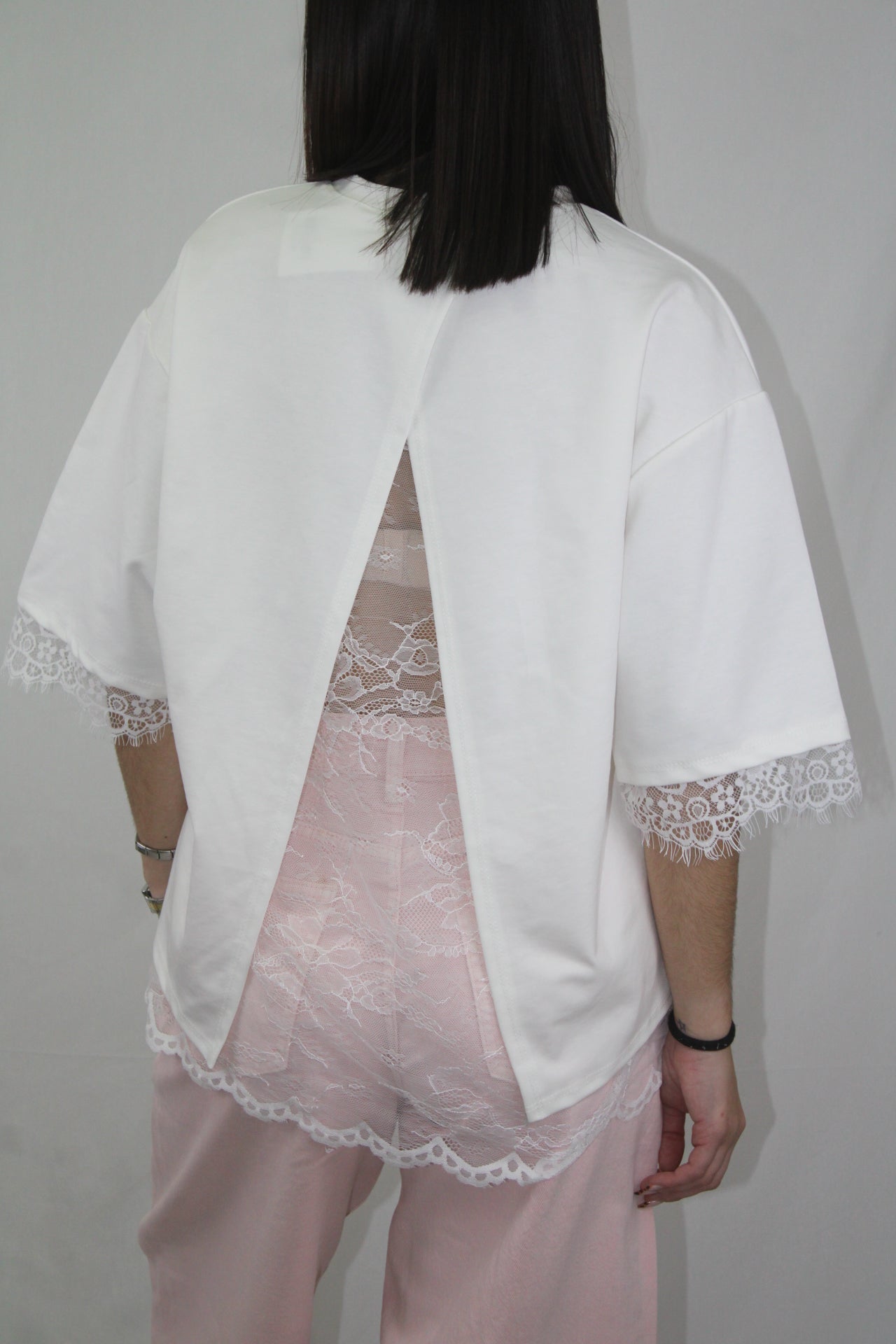 Tshirt Oversized com Detalhe em Renda