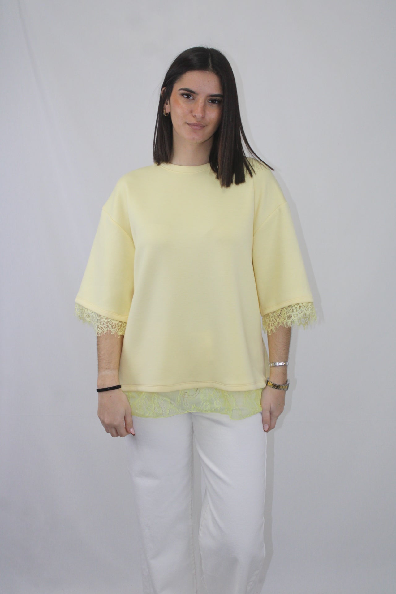 Tshirt Oversized com Detalhe em Renda