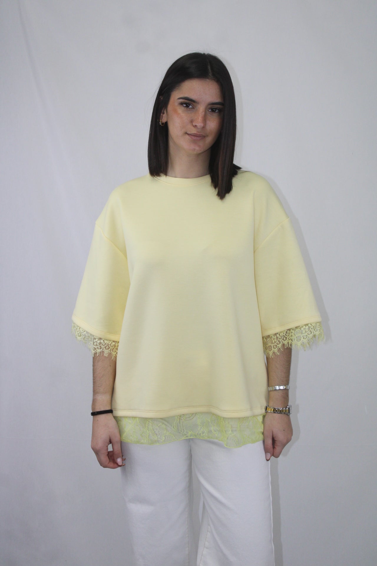 Tshirt Oversized com Detalhe em Renda