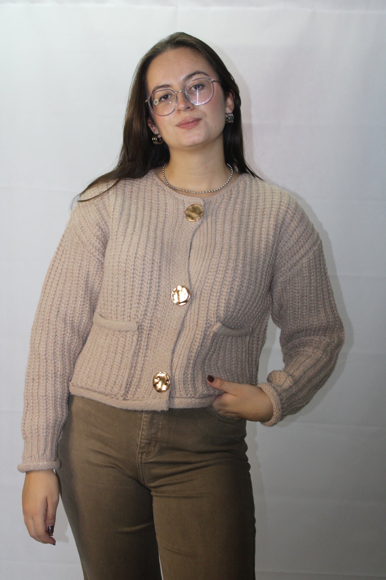 Cardigan de malha com botões dourados