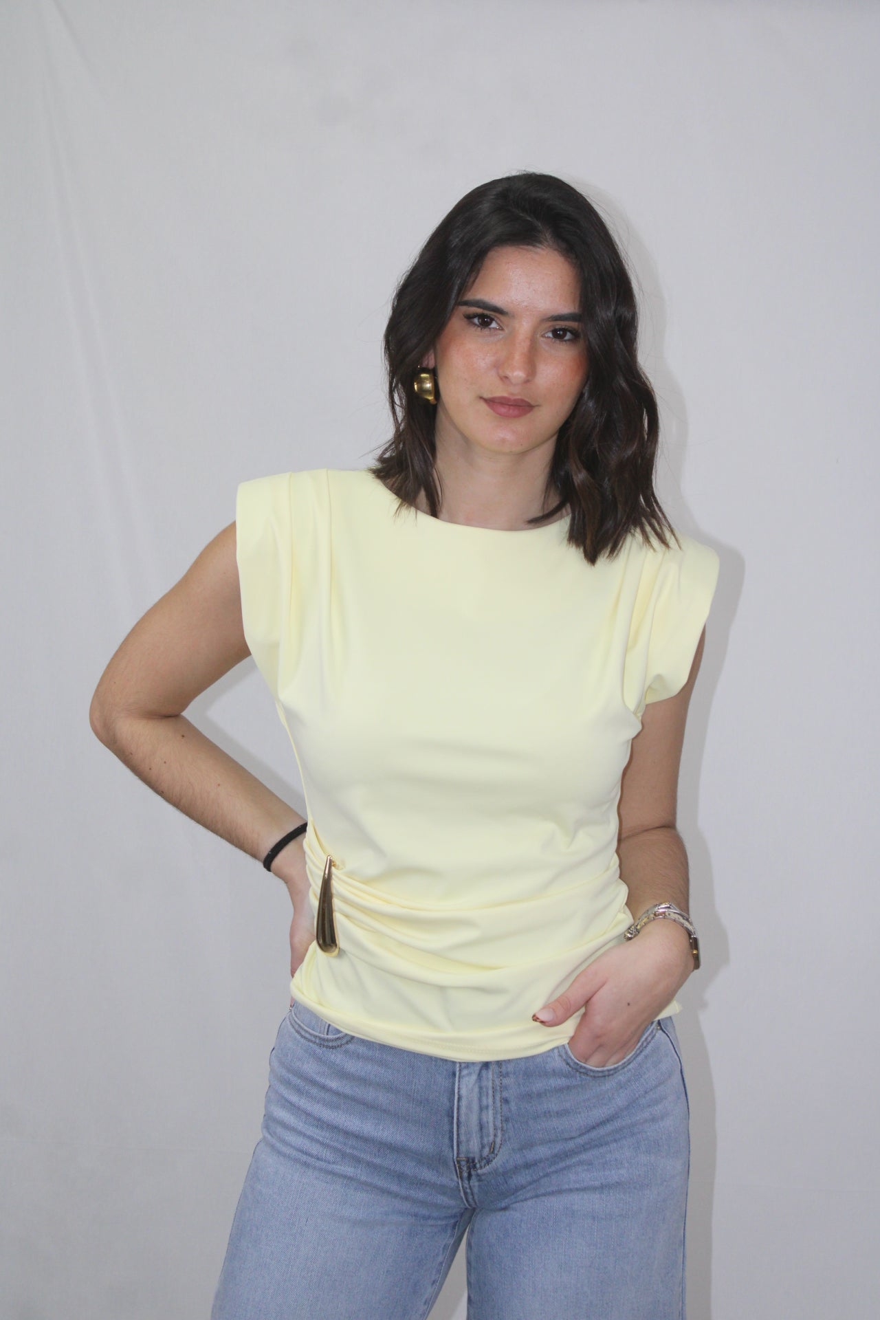 Top com Detalhe Dourado