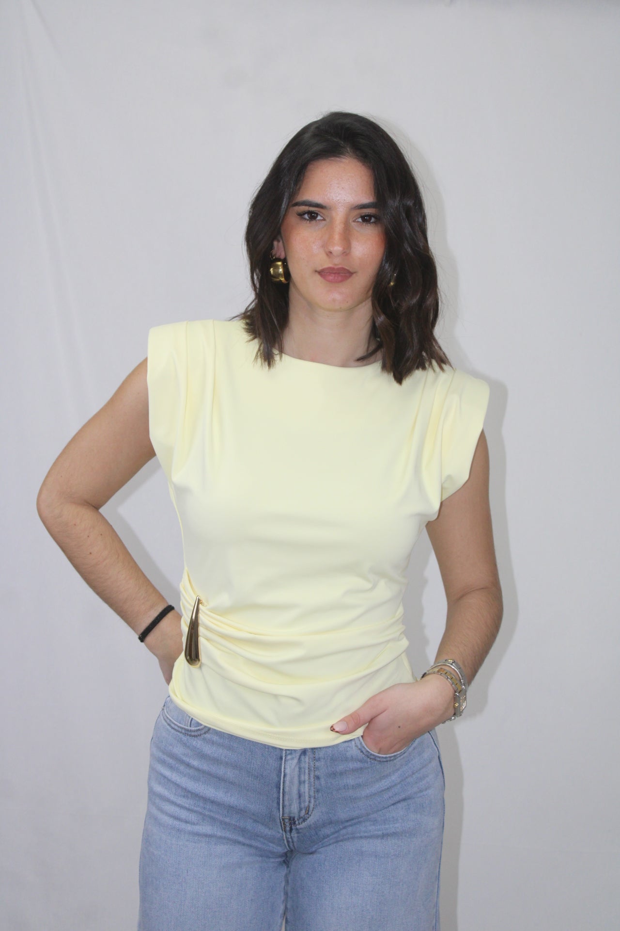 Top com Detalhe Dourado