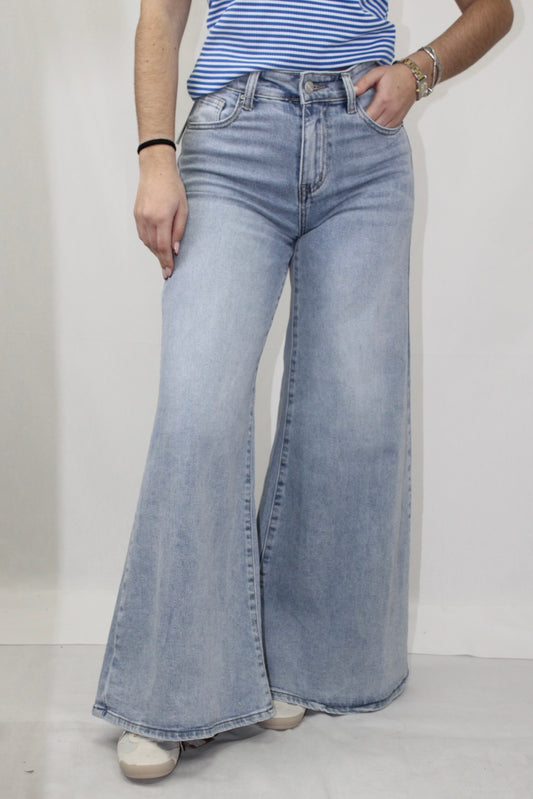 Extra WideLeg Jeans