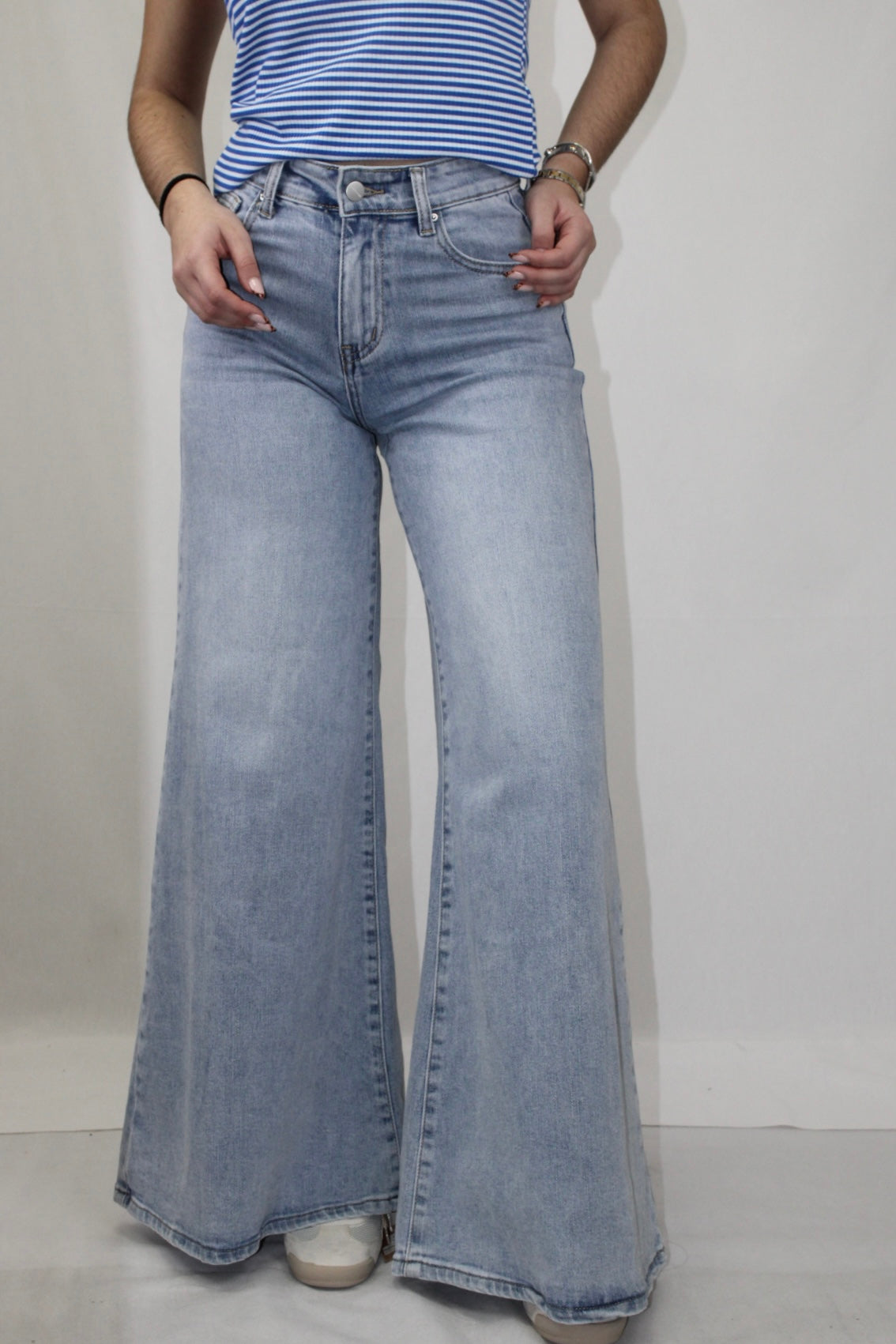 Extra WideLeg Jeans