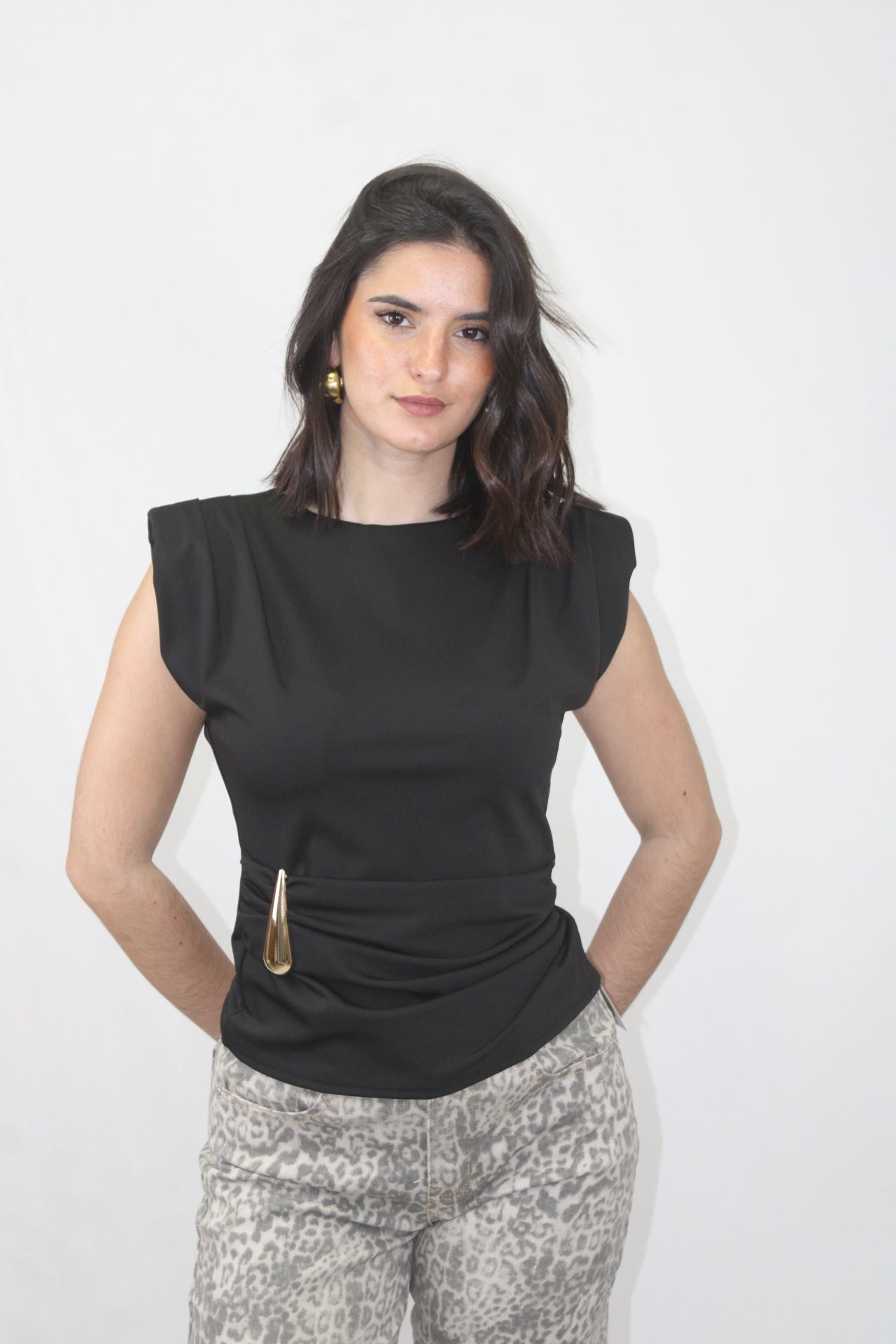 Top com Detalhe Dourado