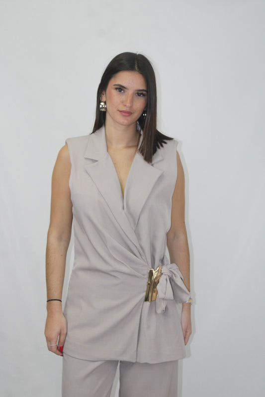 Conjunto com Detalhe Dourado