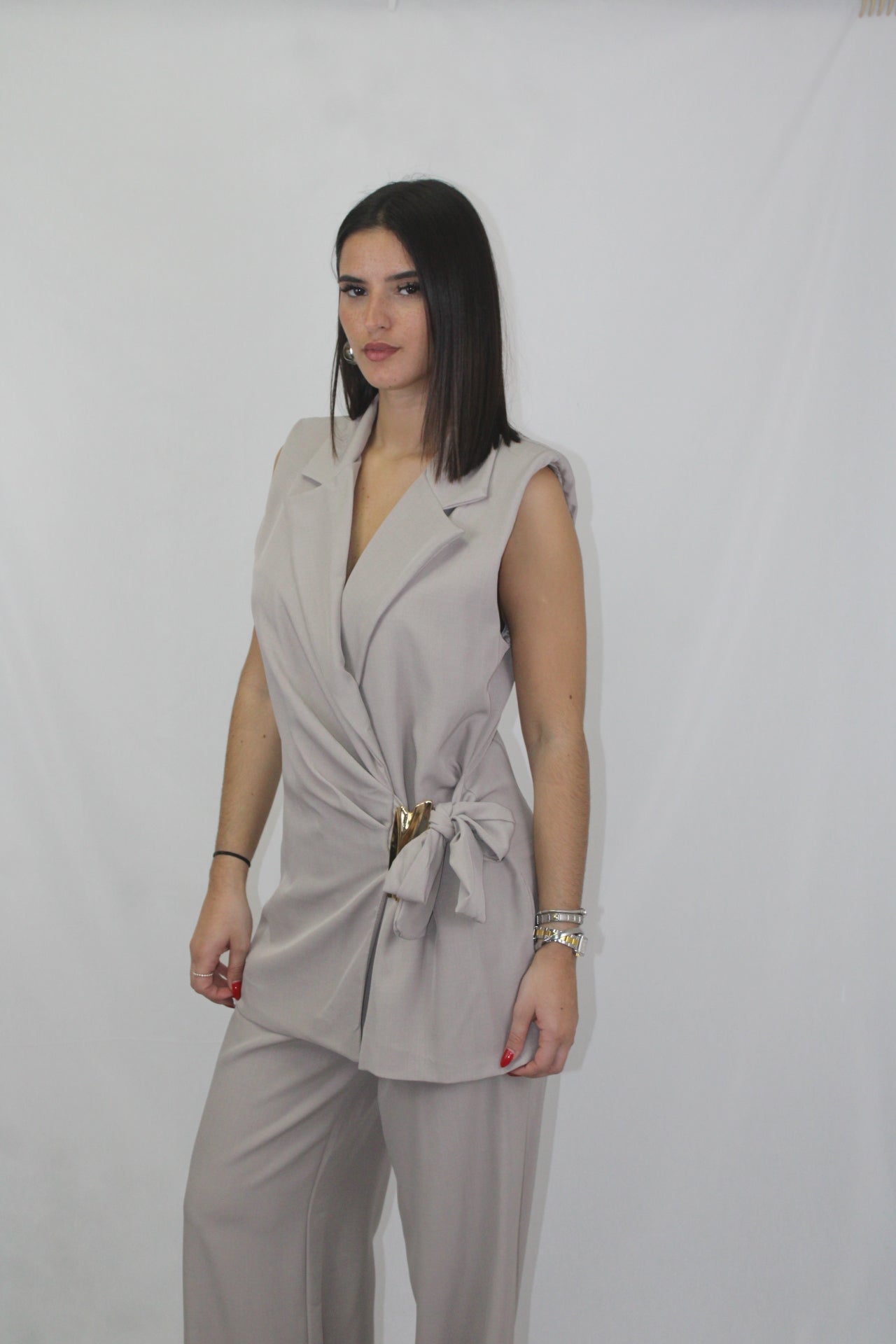 Conjunto com Detalhe Dourado