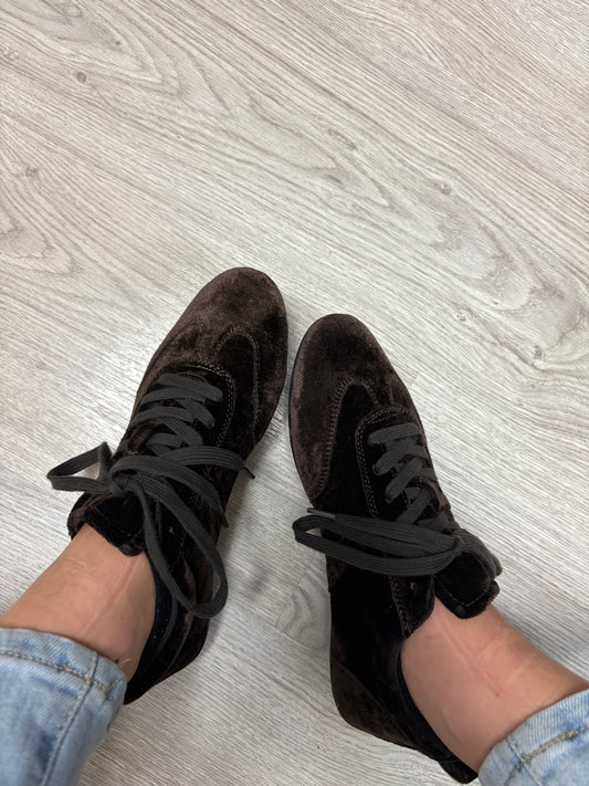 Ténis Corina Castanho Escuro