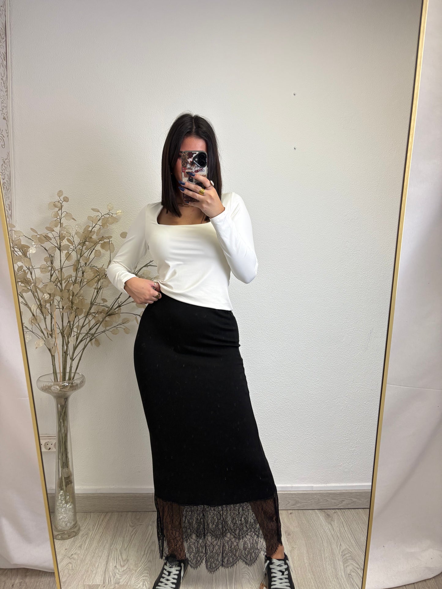 Saia de Malha com Renda