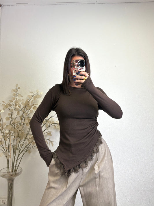 Malha assimétrica com renda