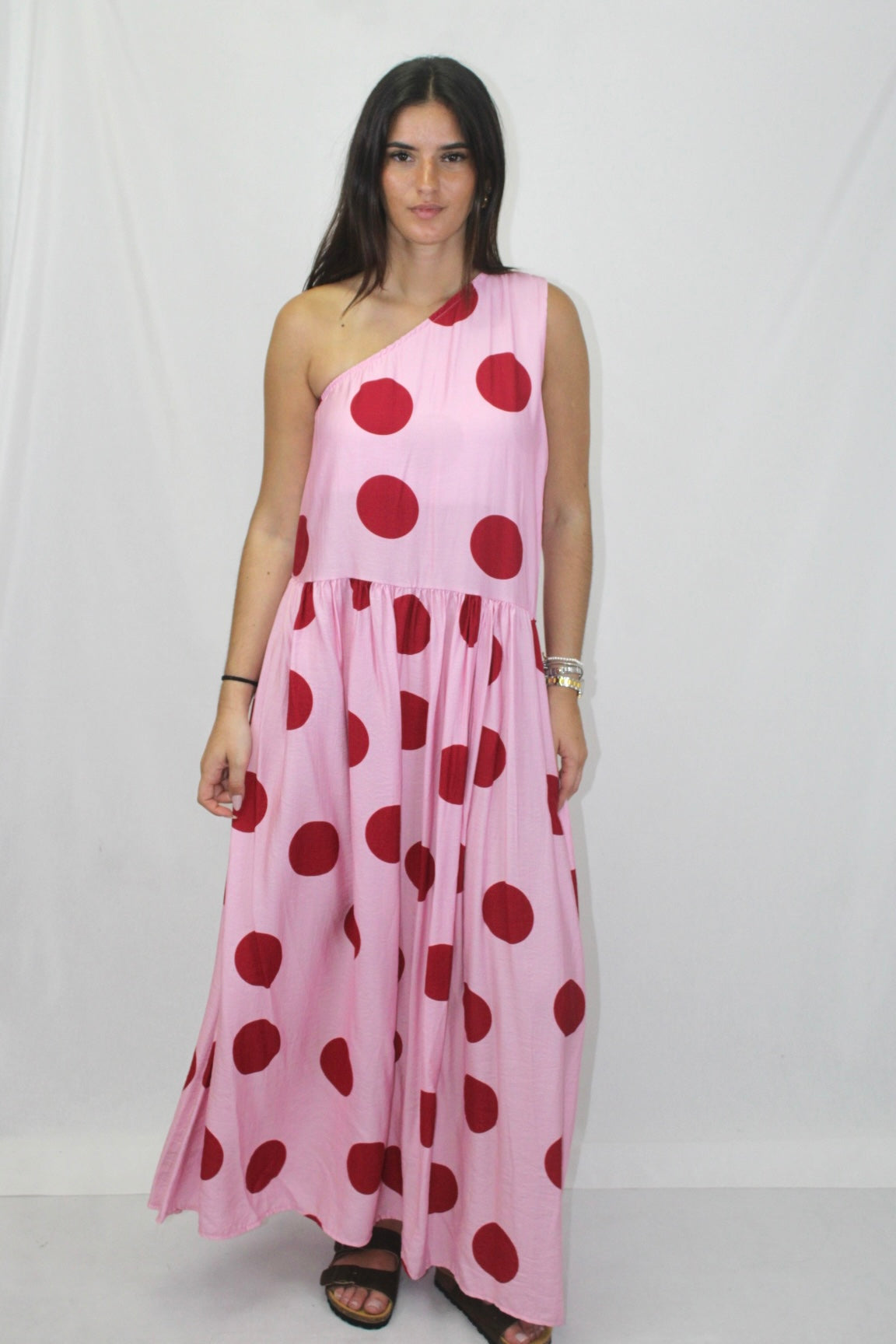 Vestido Polka Dot com Ombro Descoberto