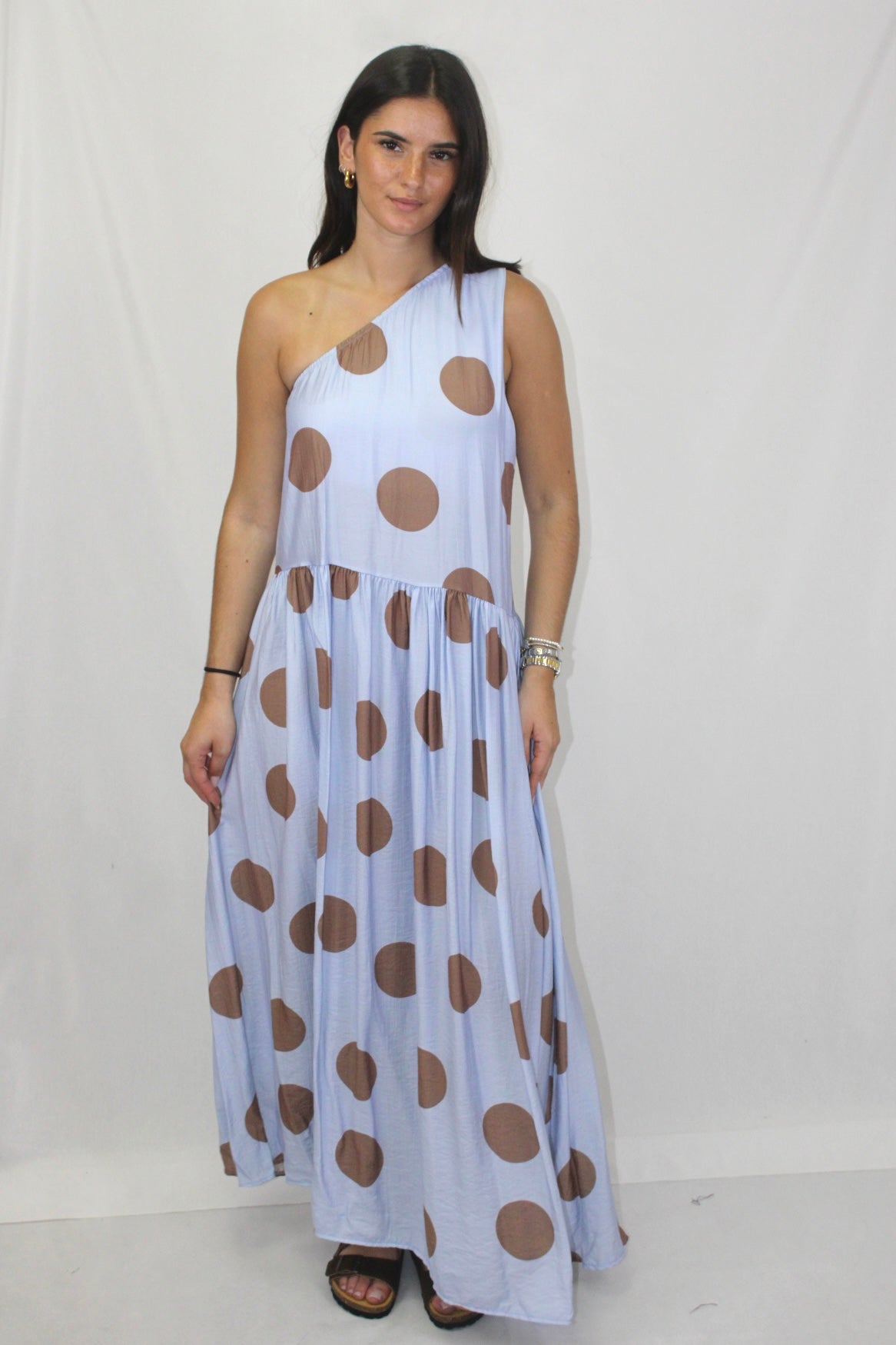 Vestido Polka Dot com Ombro Descoberto