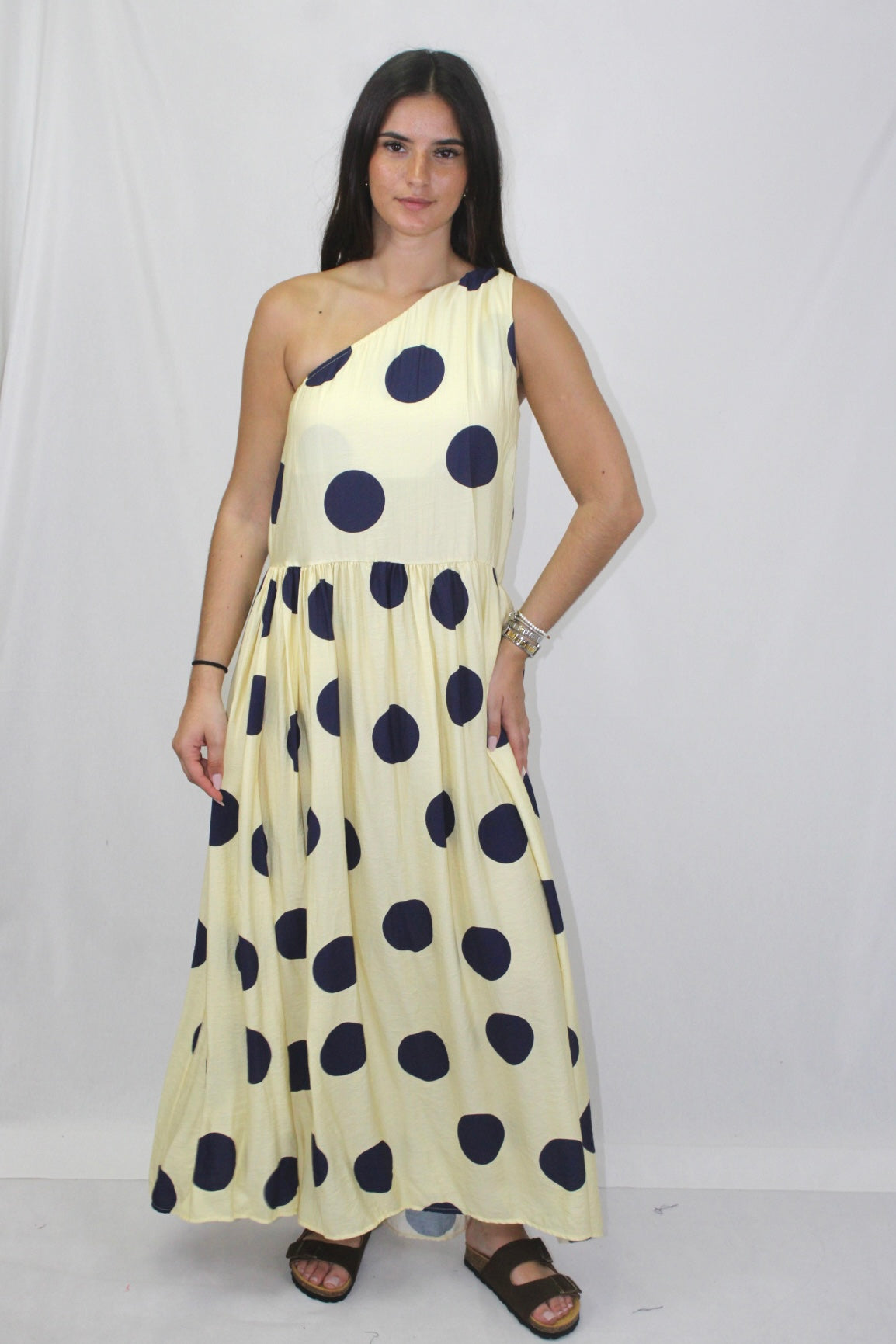 Vestido Polka Dot com Ombro Descoberto