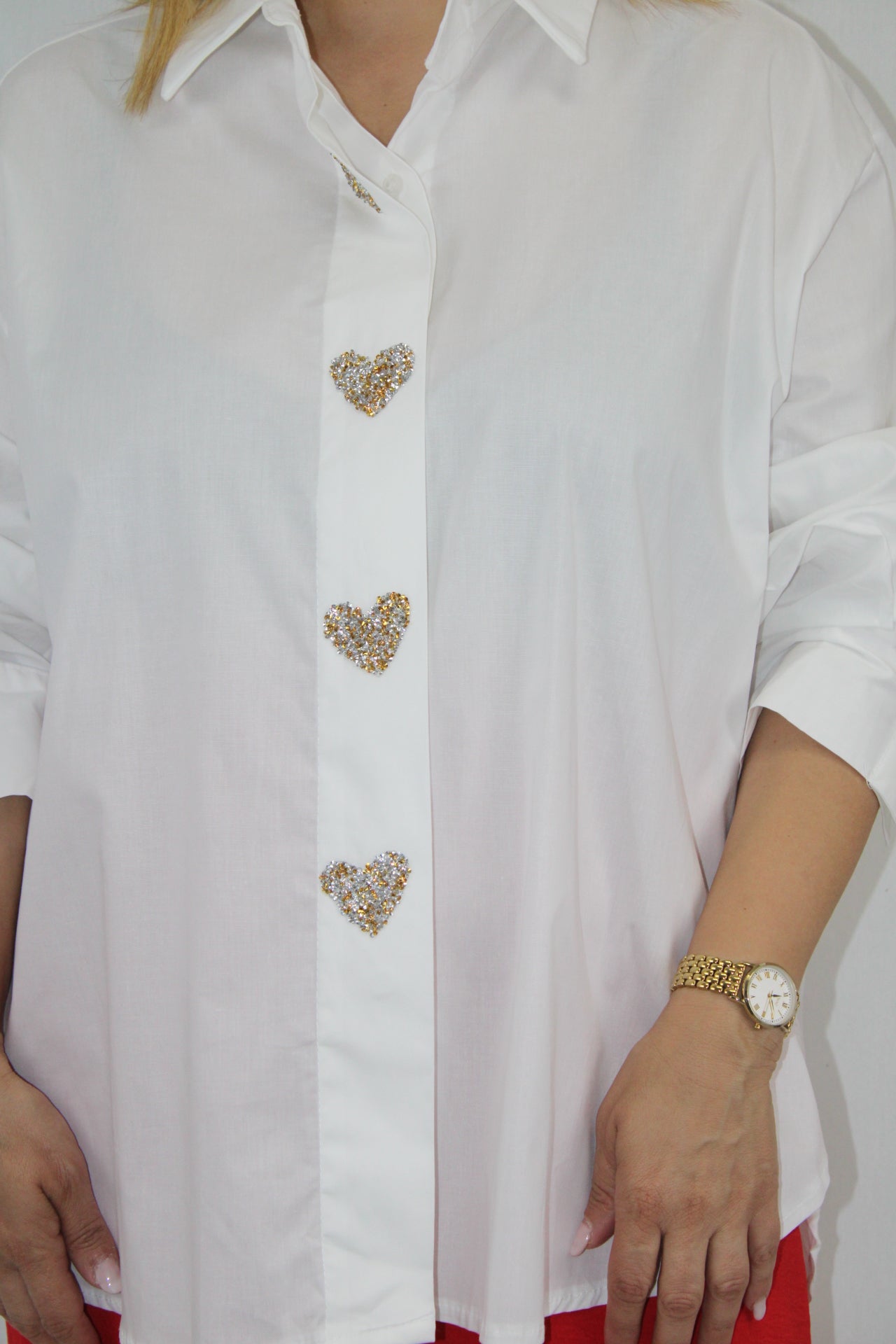 Camisa Com Aplicações em Dourado